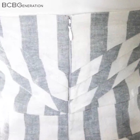 BCBGENERATION Chic Gray/Wht Stripe Strapless Dress - Picture 4 of 5